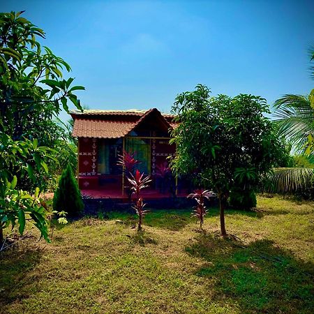 Mangohut Farmhouse Pool Villa Hyderabad Eksteriør billede