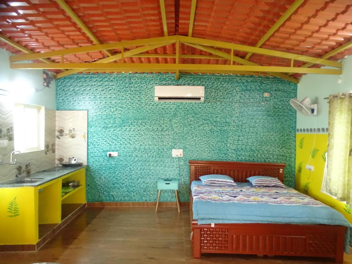 Mangohut Farmhouse Pool Villa Hyderabad Eksteriør billede