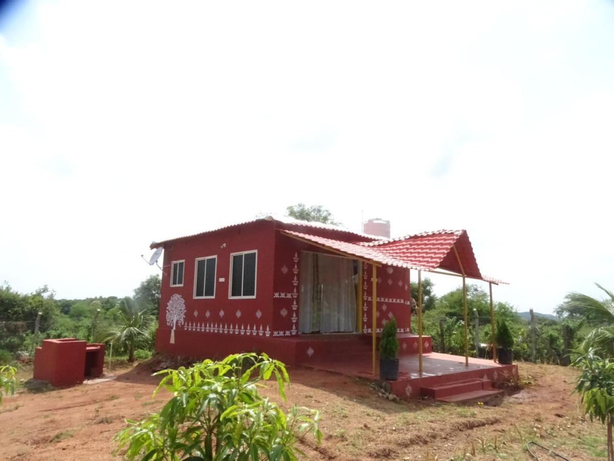 Mangohut Farmhouse Pool Villa Hyderabad Eksteriør billede