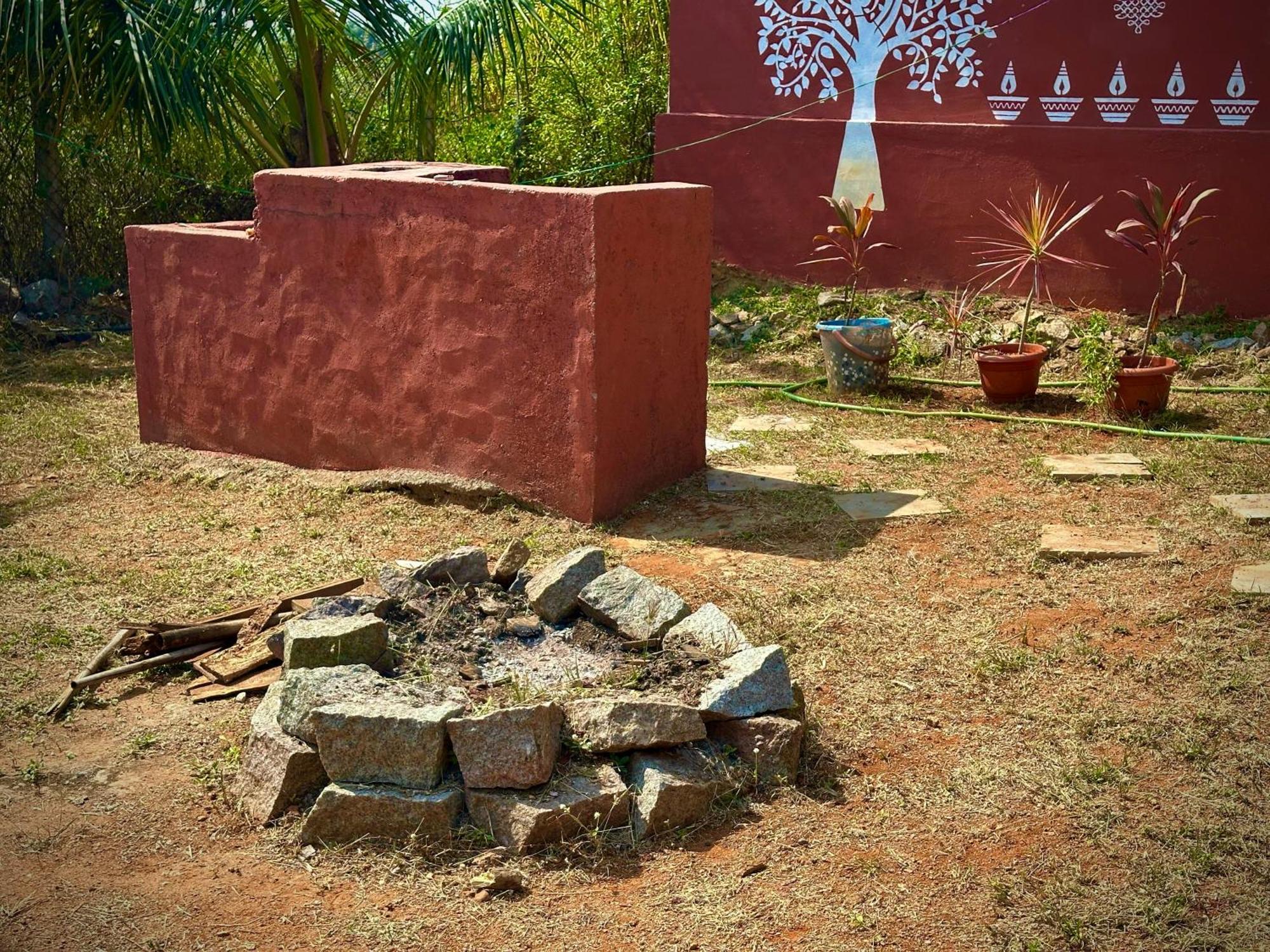Mangohut Farmhouse Pool Villa Hyderabad Eksteriør billede